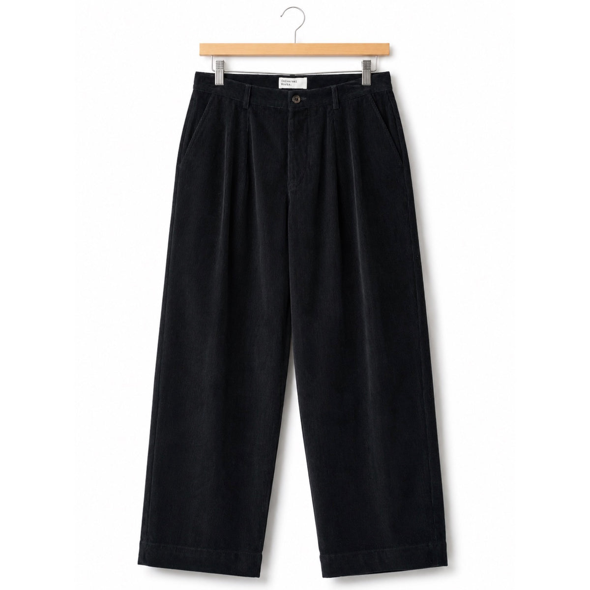 Universal Works Grad Chino cat cord black