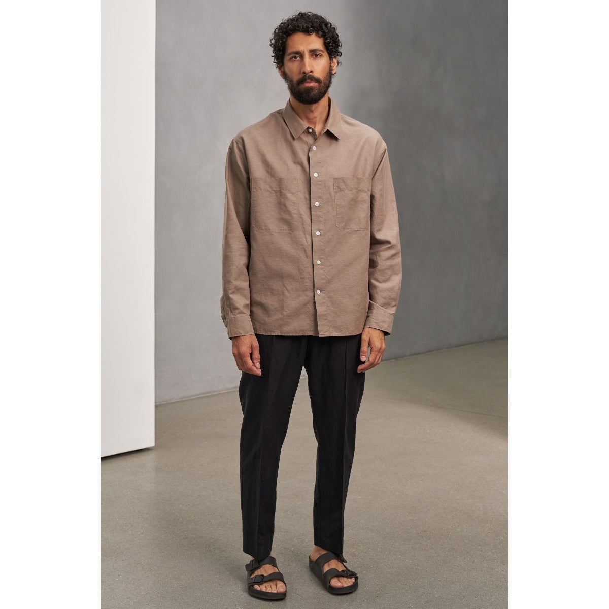 About Companions Dario linen walnut