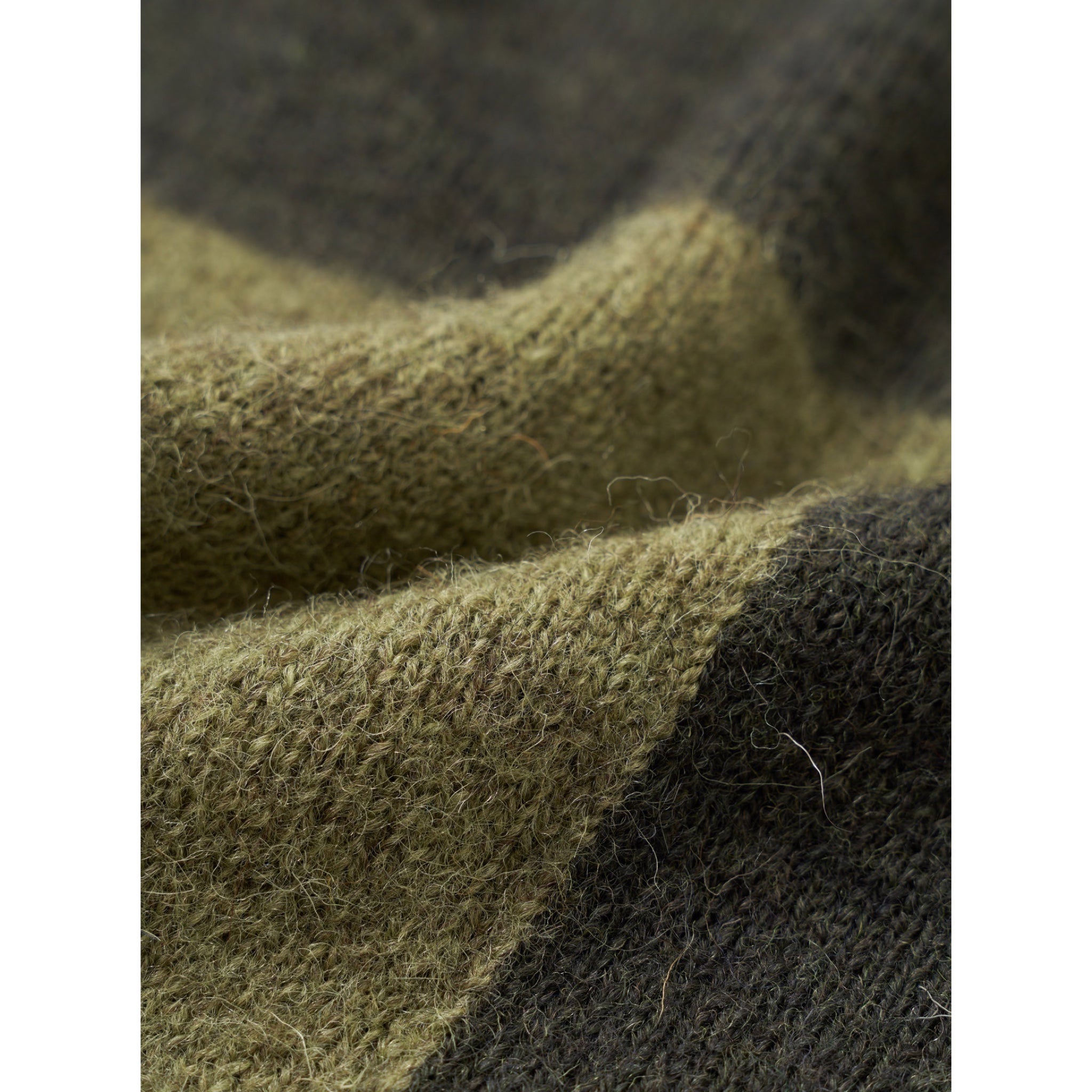Universal Works Lyon Crew british wool olive