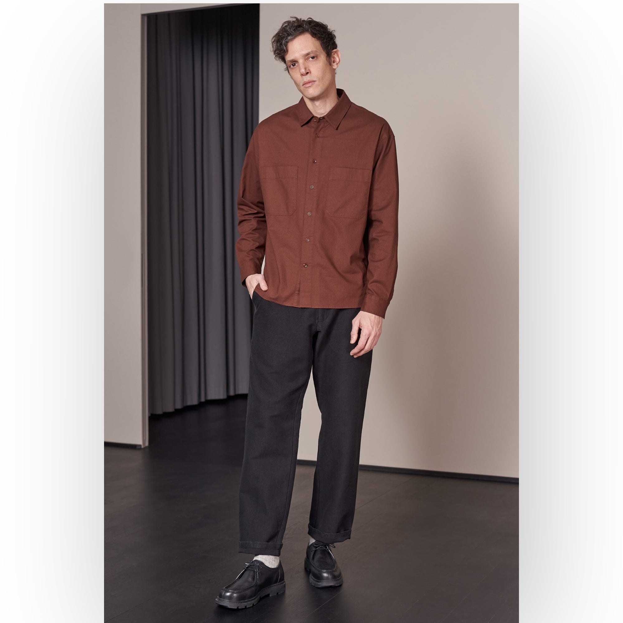 About Companions Dario eco crisp cotton marron