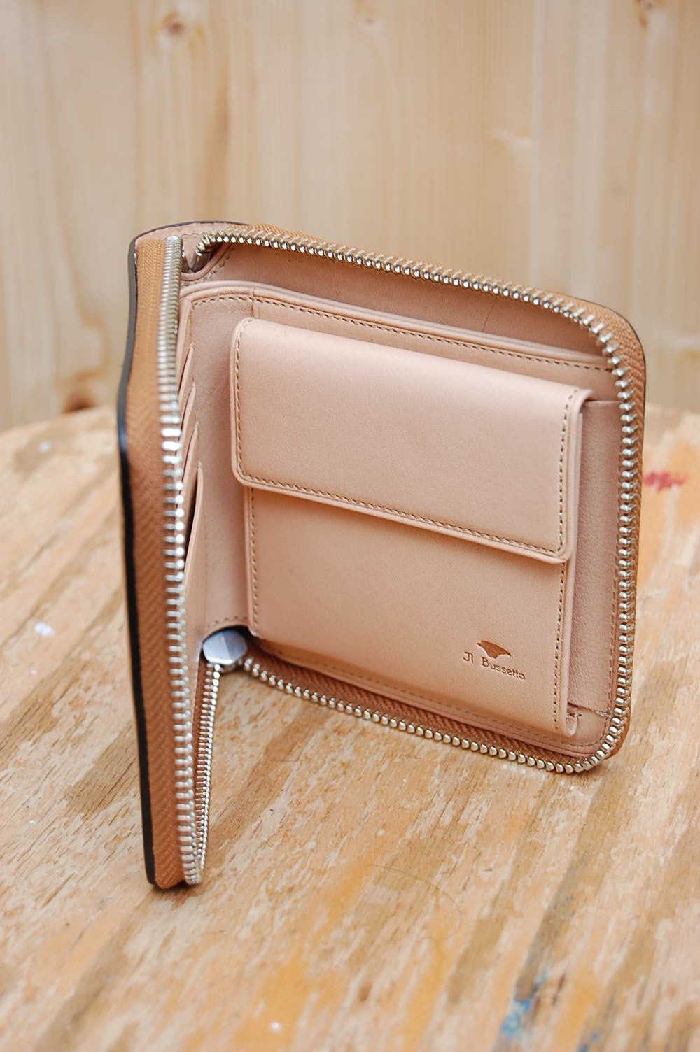Il Bussetto Zipped Wallet Camel