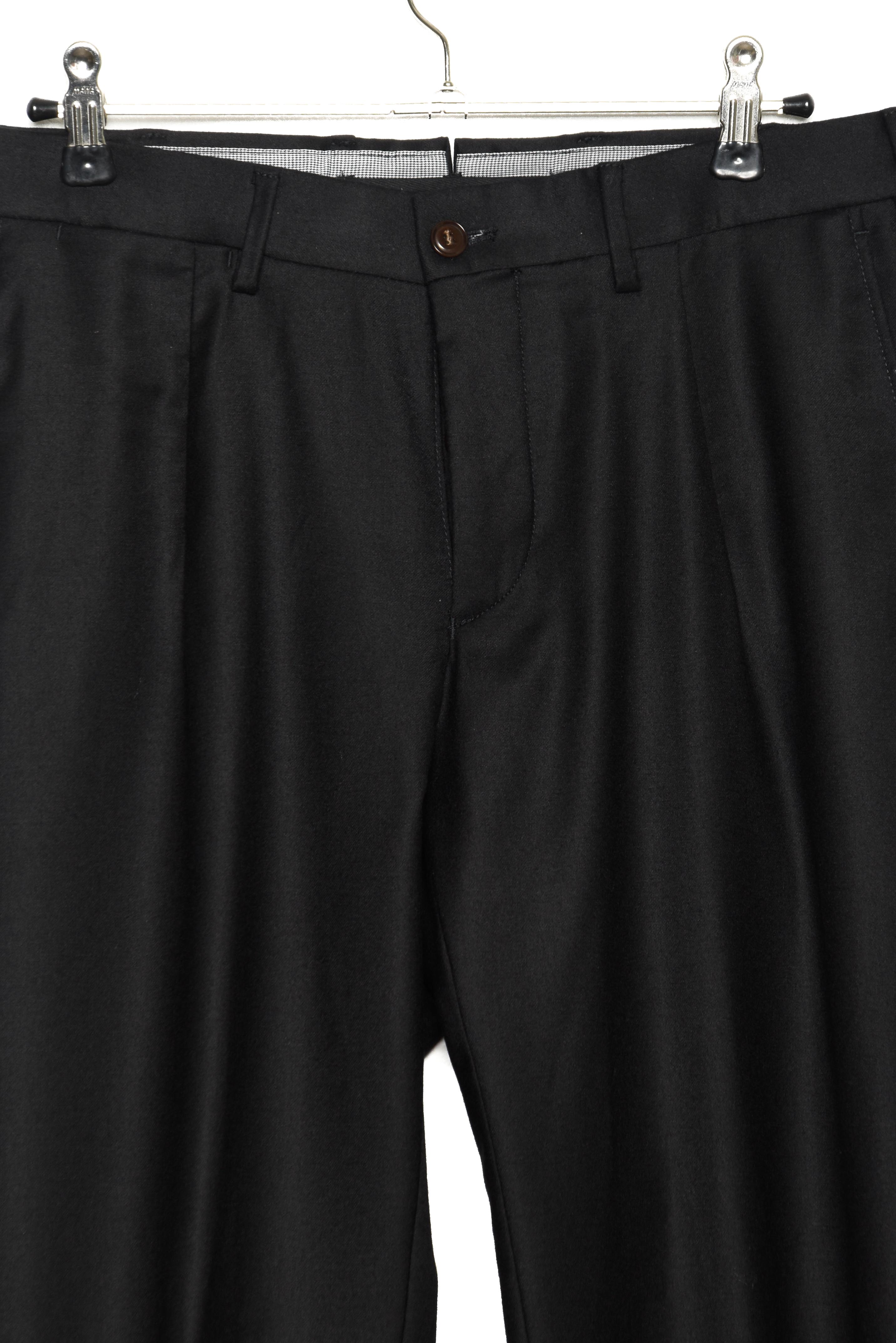 Bradley Schwarz 82972.